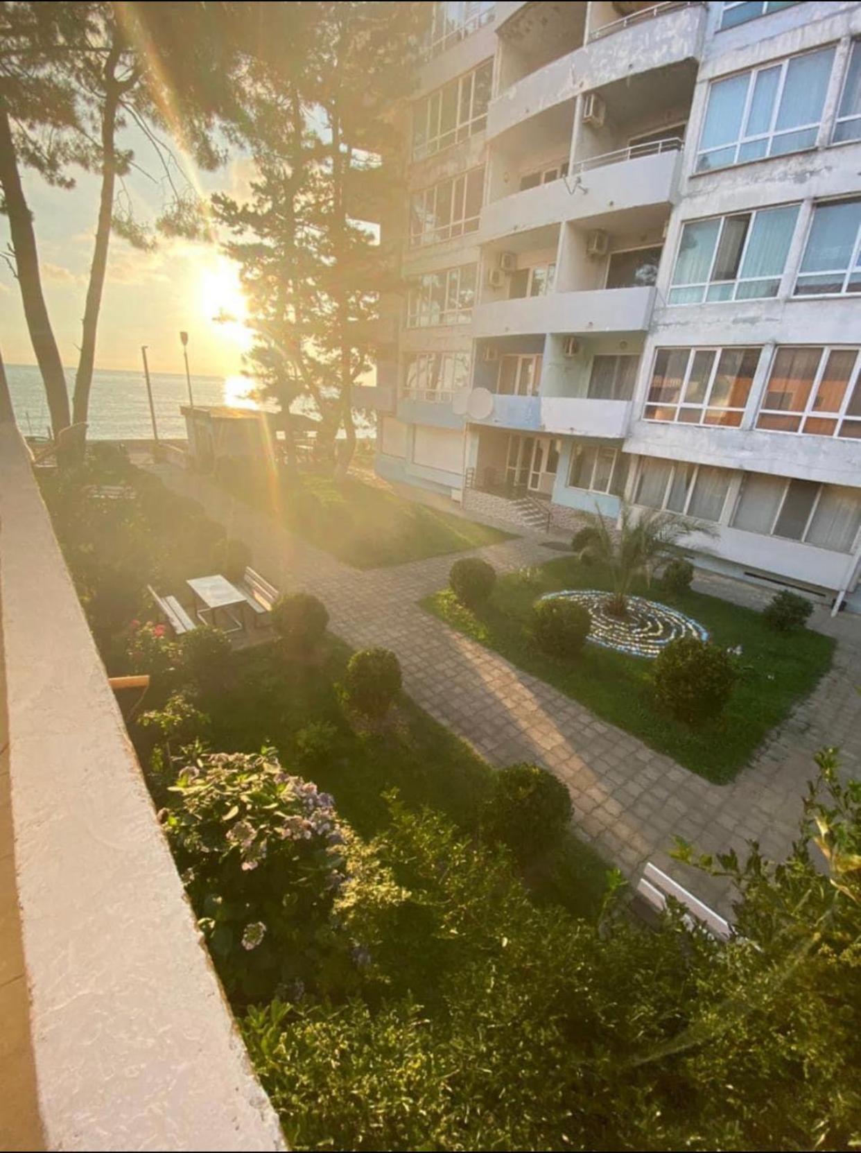 Guest House Orange Kobuleti Exteriér fotografie